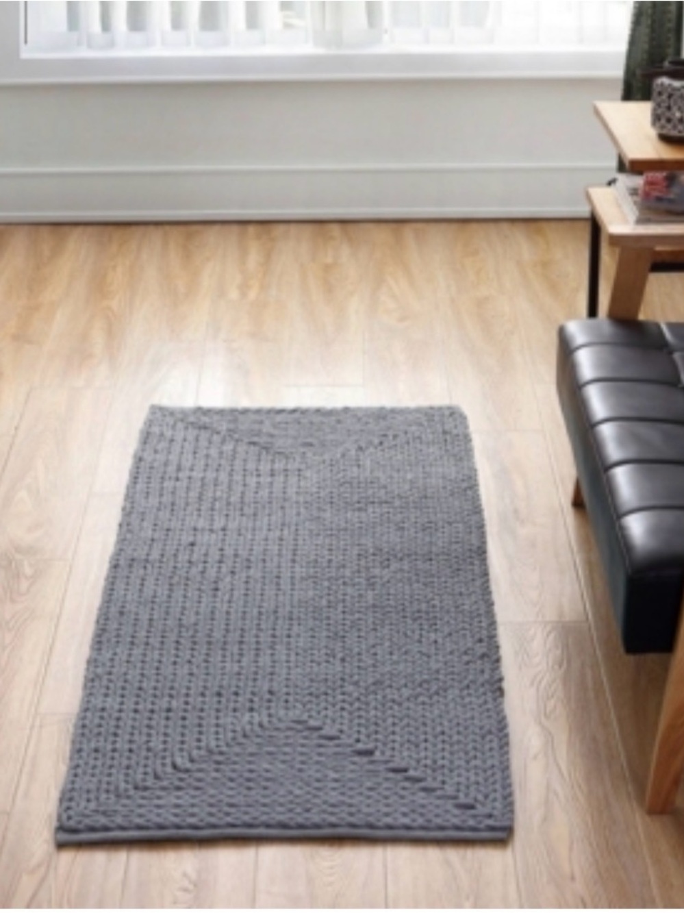 Plush Gray Chenille Bath Mat – Soft Absorbent Bathroom Rug